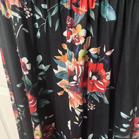 Women’s maxi midi long line Floral Black Dress - Picture 2 of 6